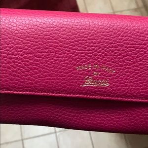 Authentic Gucci wallet brand new. With dust bag.